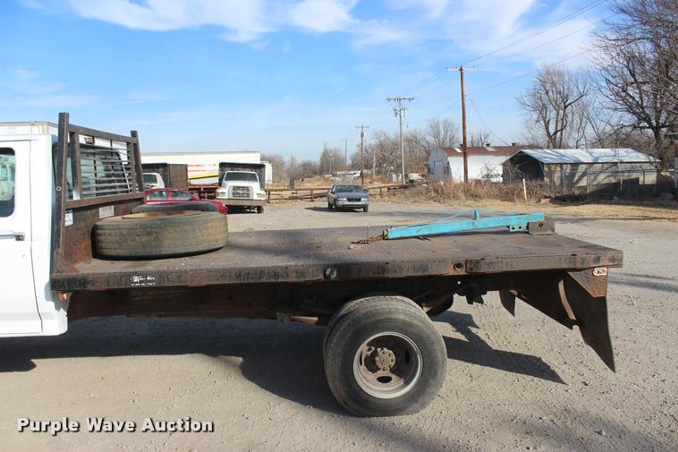 image for item L4950 1993 Ford F450 Super Duty flatbed pickup truck