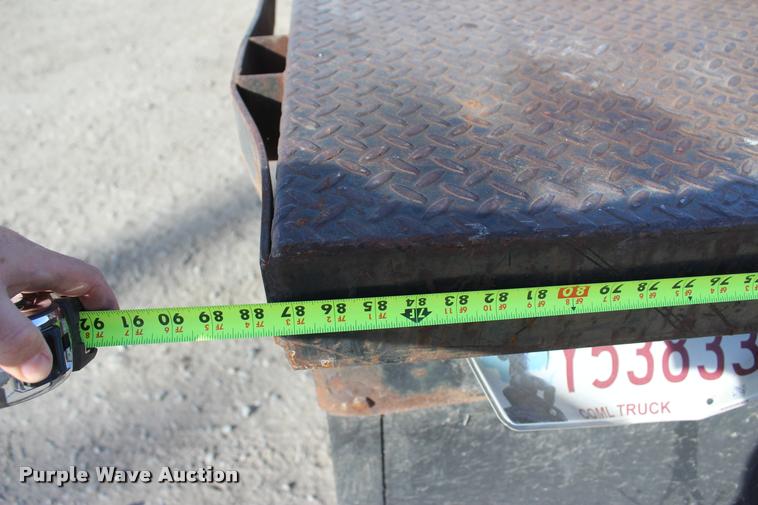 image for item L4950 1993 Ford F450 Super Duty flatbed pickup truck