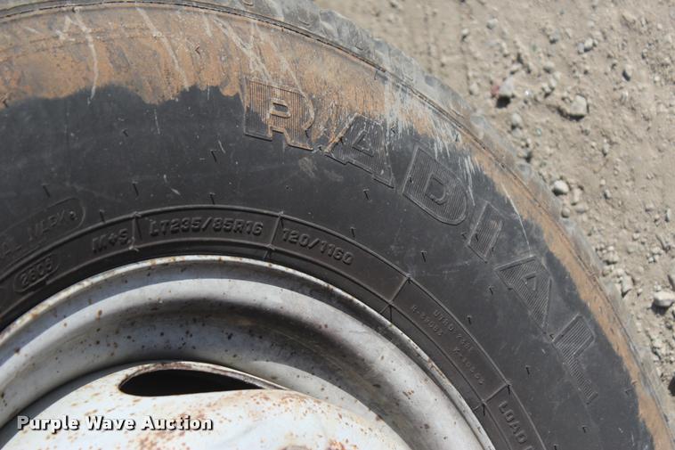 image for item L4950 1993 Ford F450 Super Duty flatbed pickup truck