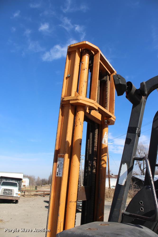 image for item L4953 Case 586G rough terrain forklift