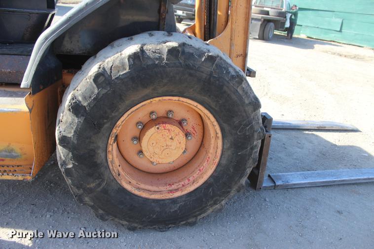 image for item L4953 Case 586G rough terrain forklift