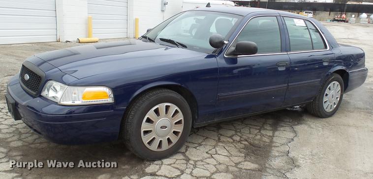 image for item L7220 2011 Ford Crown Victoria Police Interceptor