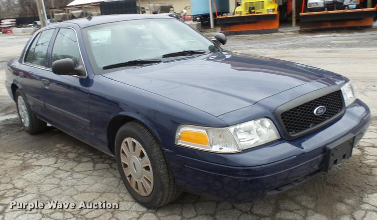 image for item L7220 2011 Ford Crown Victoria Police Interceptor
