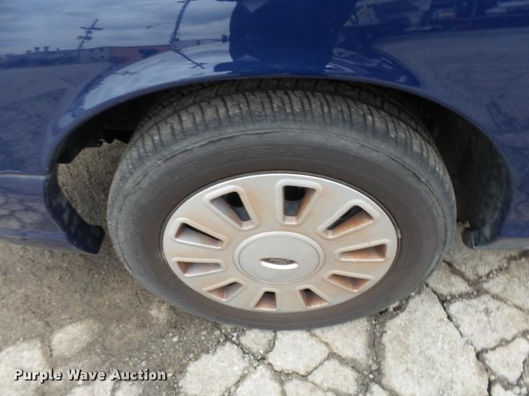 image for item L7220 2011 Ford Crown Victoria Police Interceptor