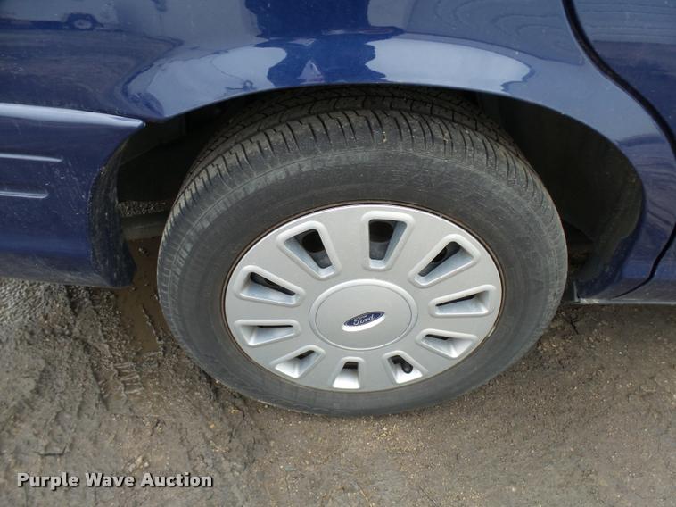 image for item L7220 2011 Ford Crown Victoria Police Interceptor