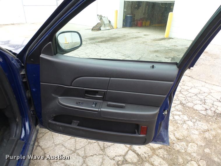 image for item L7220 2011 Ford Crown Victoria Police Interceptor