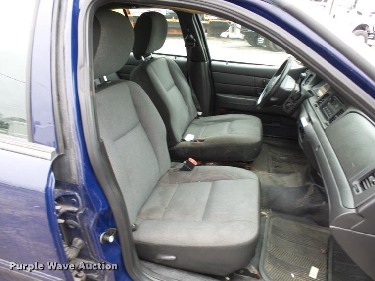 image for item L7220 2011 Ford Crown Victoria Police Interceptor