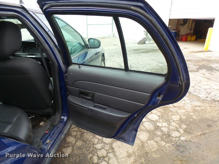 image for item L7220 2011 Ford Crown Victoria Police Interceptor