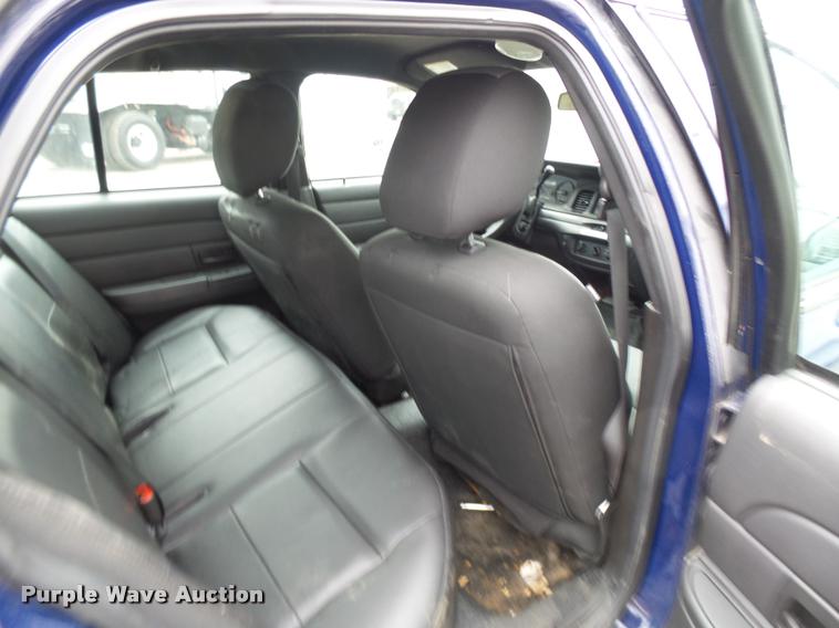 image for item L7220 2011 Ford Crown Victoria Police Interceptor