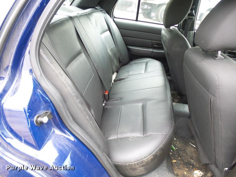 image for item L7220 2011 Ford Crown Victoria Police Interceptor