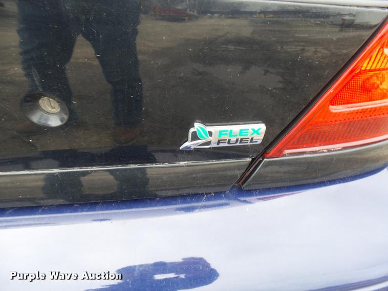 image for item L7220 2011 Ford Crown Victoria Police Interceptor