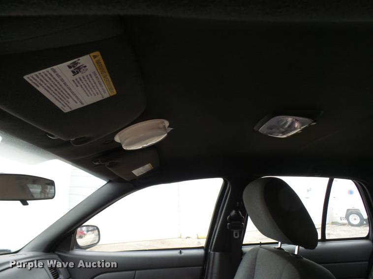 image for item L7220 2011 Ford Crown Victoria Police Interceptor