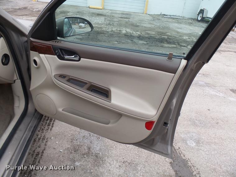 image for item L7221 2007 Chevrolet Impala LS