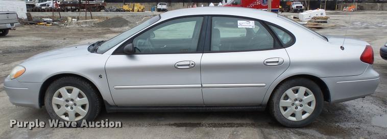 image for item L7222 2001 Ford Taurus