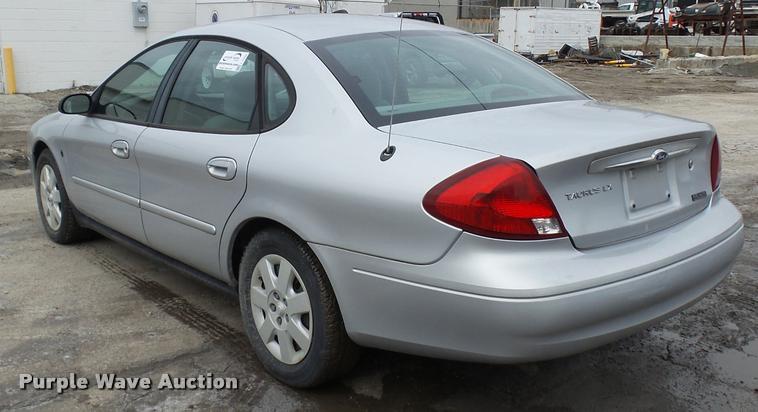 image for item L7222 2001 Ford Taurus