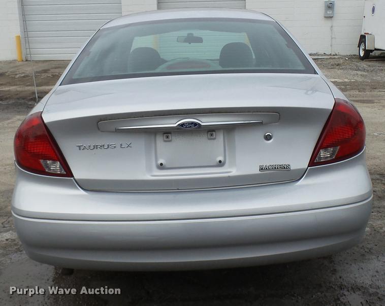 image for item L7222 2001 Ford Taurus