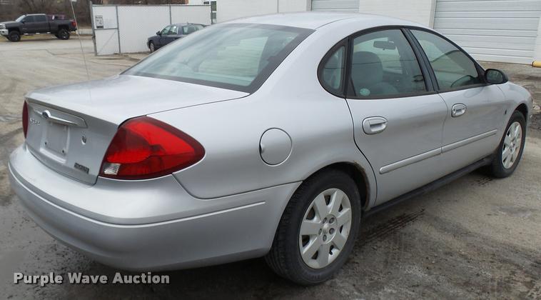 image for item L7222 2001 Ford Taurus