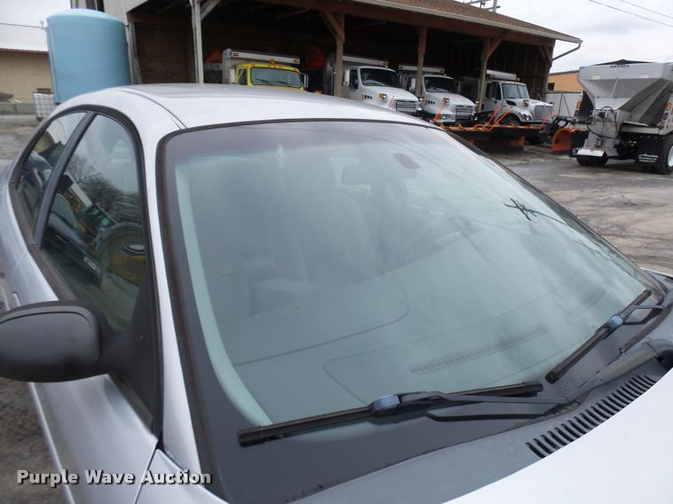 image for item L7222 2001 Ford Taurus