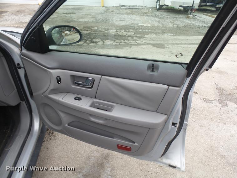 image for item L7222 2001 Ford Taurus