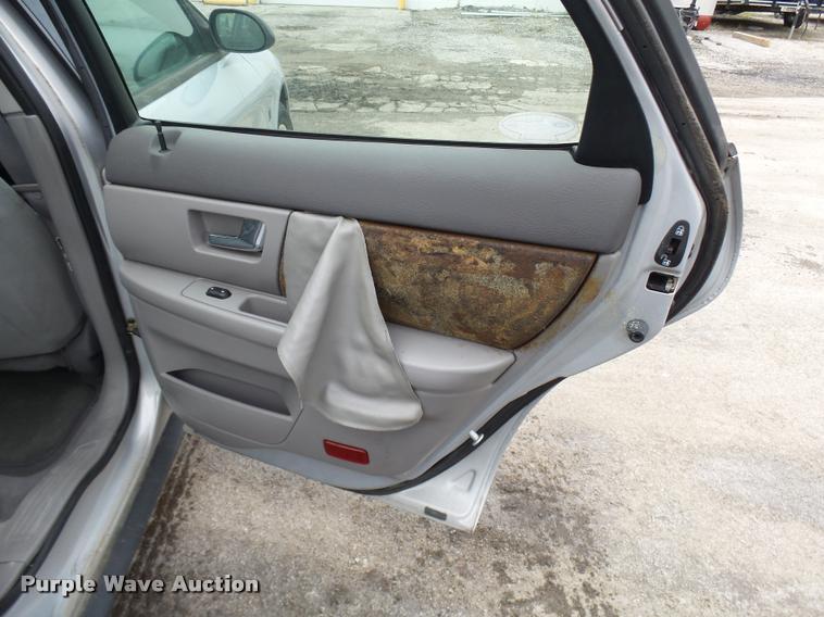 image for item L7222 2001 Ford Taurus