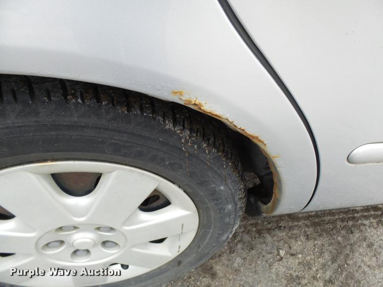 image for item L7222 2001 Ford Taurus