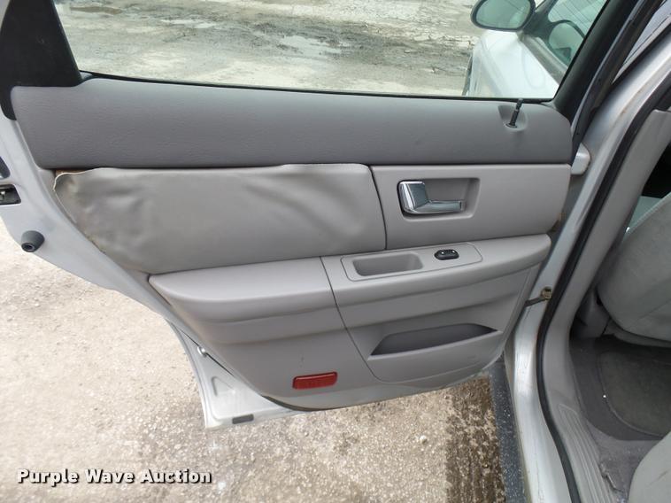 image for item L7222 2001 Ford Taurus