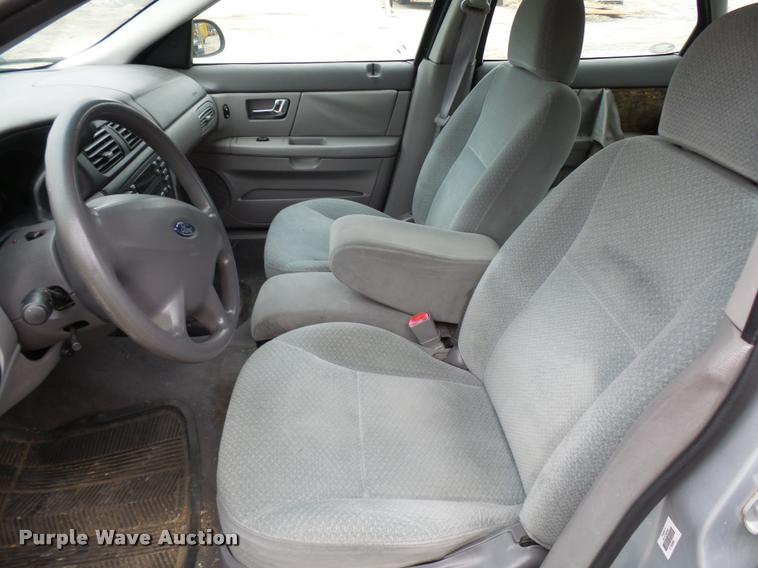 image for item L7222 2001 Ford Taurus