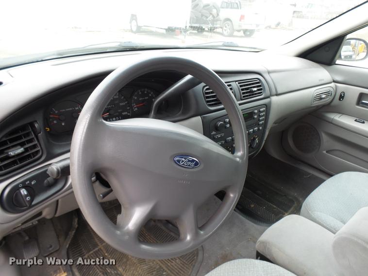 image for item L7222 2001 Ford Taurus