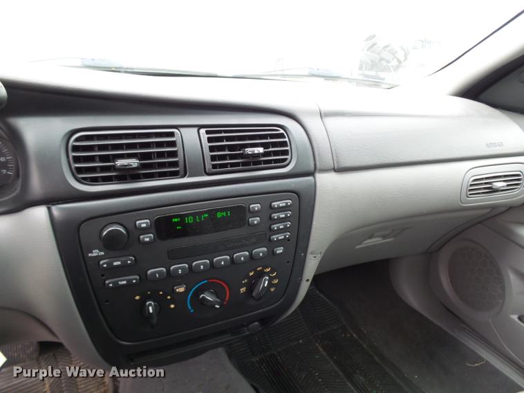 image for item L7222 2001 Ford Taurus