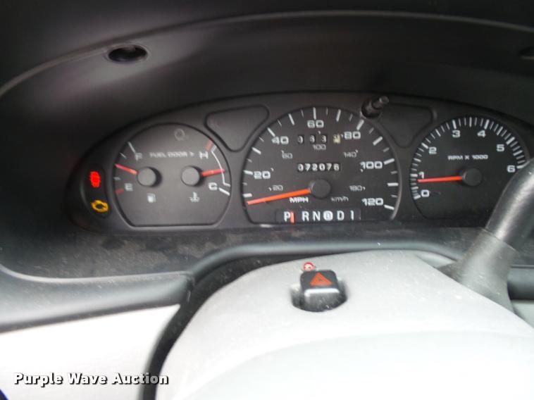 image for item L7222 2001 Ford Taurus