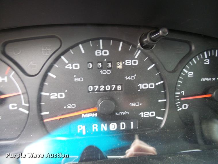 image for item L7222 2001 Ford Taurus