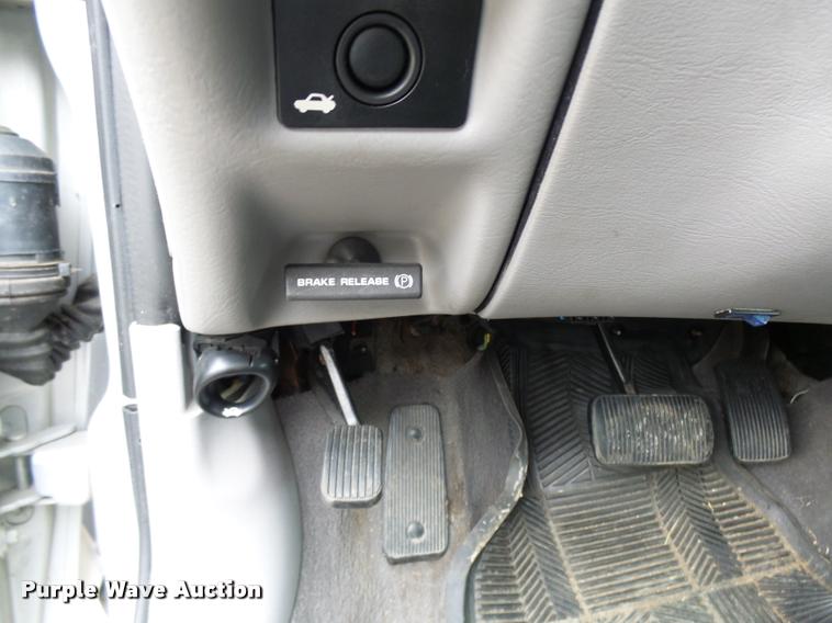 image for item L7222 2001 Ford Taurus