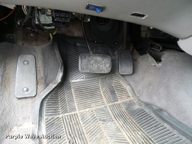 image for item L7222 2001 Ford Taurus