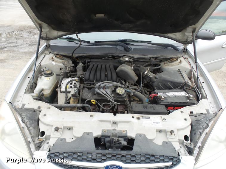 image for item L7222 2001 Ford Taurus