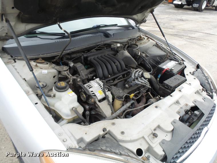 image for item L7222 2001 Ford Taurus