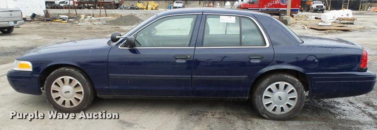 image for item L7223 2011 Ford Crown Victoria Police Interceptor