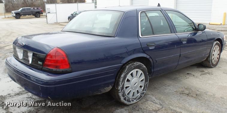 image for item L7223 2011 Ford Crown Victoria Police Interceptor