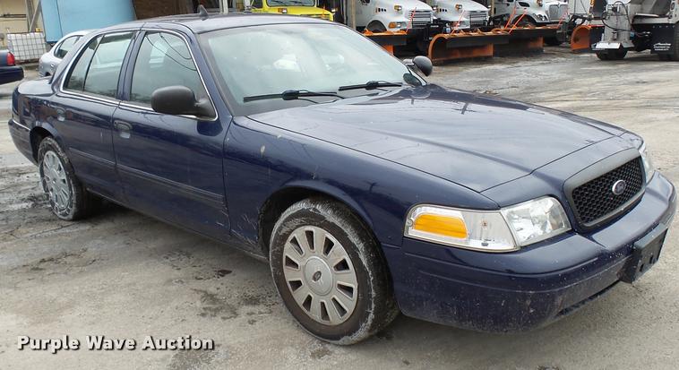image for item L7223 2011 Ford Crown Victoria Police Interceptor
