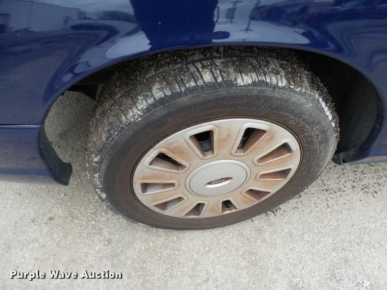 image for item L7223 2011 Ford Crown Victoria Police Interceptor