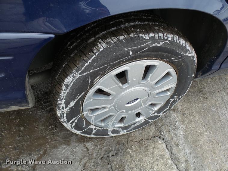 image for item L7223 2011 Ford Crown Victoria Police Interceptor