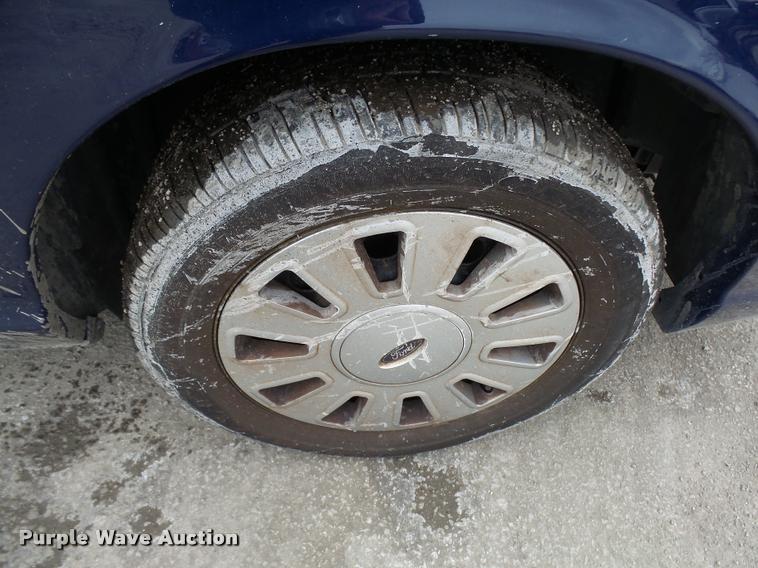 image for item L7223 2011 Ford Crown Victoria Police Interceptor