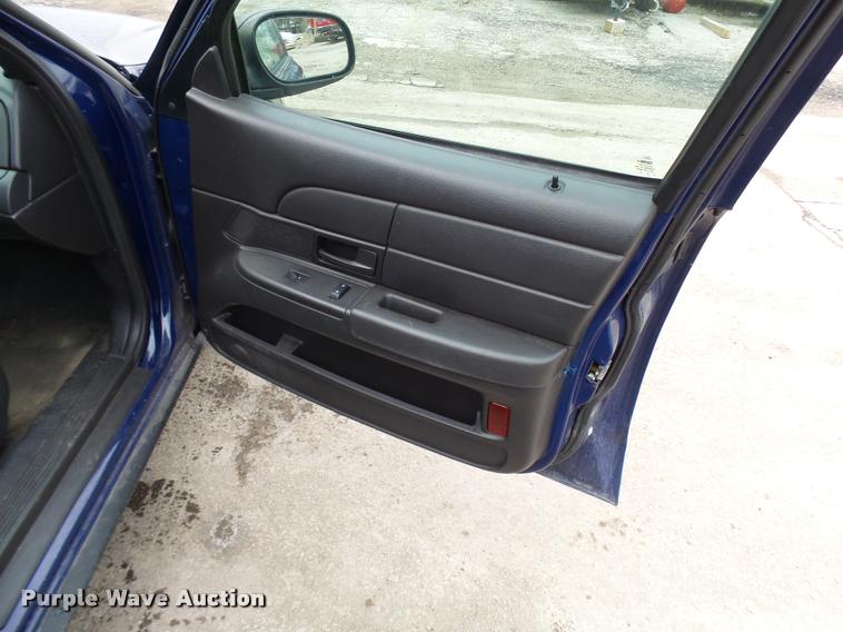 image for item L7223 2011 Ford Crown Victoria Police Interceptor