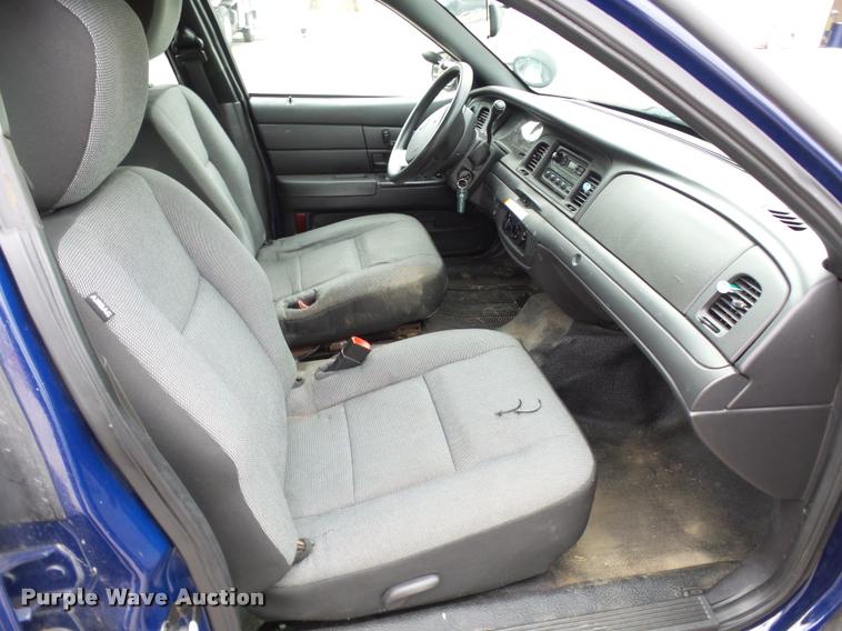 image for item L7223 2011 Ford Crown Victoria Police Interceptor