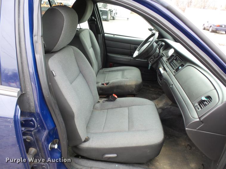 image for item L7223 2011 Ford Crown Victoria Police Interceptor