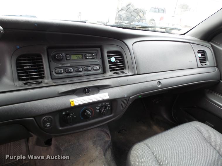 image for item L7223 2011 Ford Crown Victoria Police Interceptor