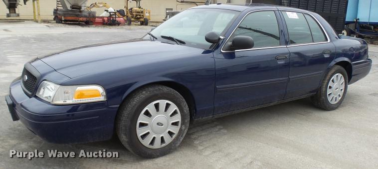 image for item L7224 2011 Ford Crown Victoria Police Interceptor