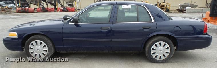 image for item L7224 2011 Ford Crown Victoria Police Interceptor