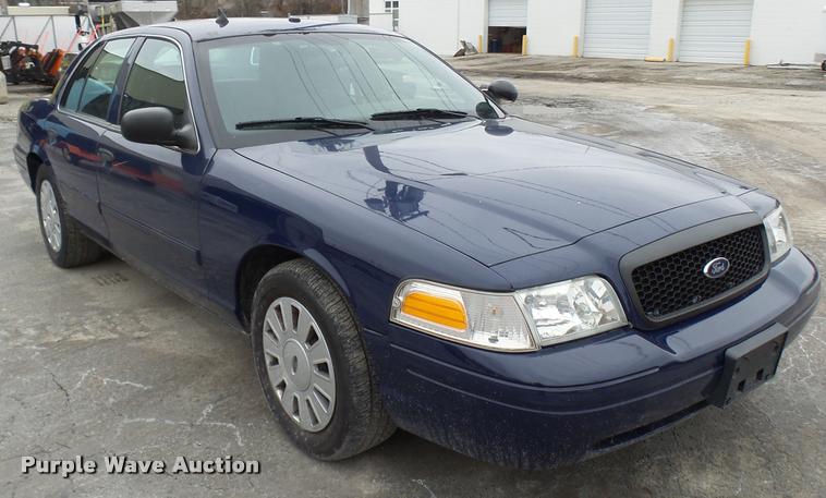 image for item L7224 2011 Ford Crown Victoria Police Interceptor