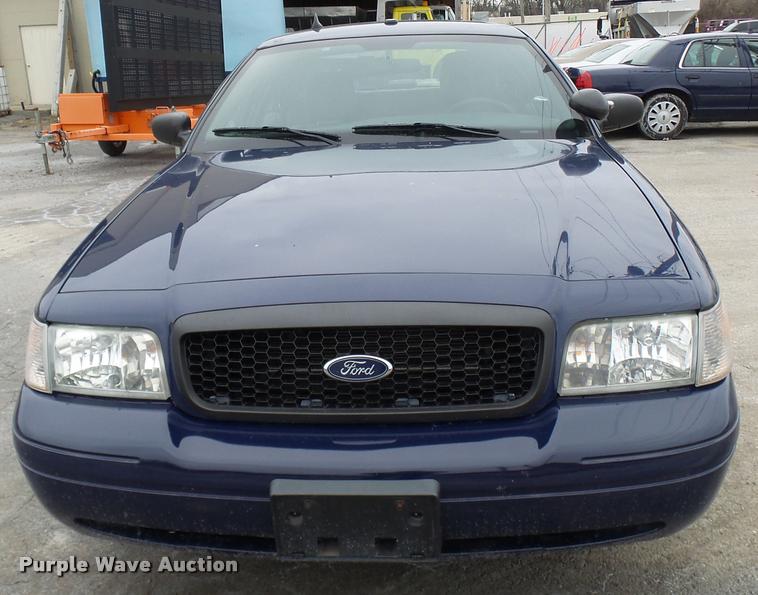 image for item L7224 2011 Ford Crown Victoria Police Interceptor