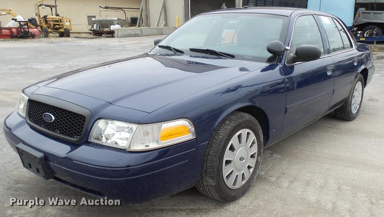 image for item L7224 2011 Ford Crown Victoria Police Interceptor